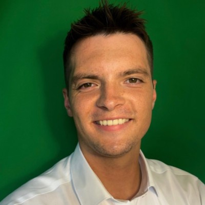 Daniel R